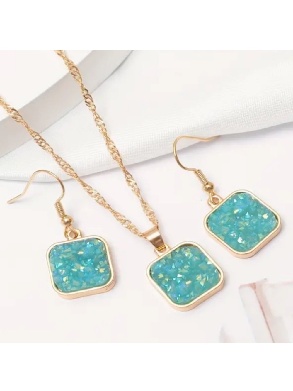 Dazzling Teal Druzy Gold Toned Necklace & Earrings Set